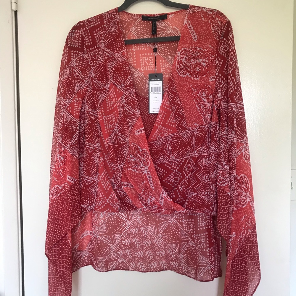 😍Beautiful BCBG Nickelette top. Never worn!
